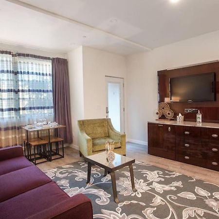 1-Bedroom With Cali King Size Bed In Сан Диего Екстериор снимка