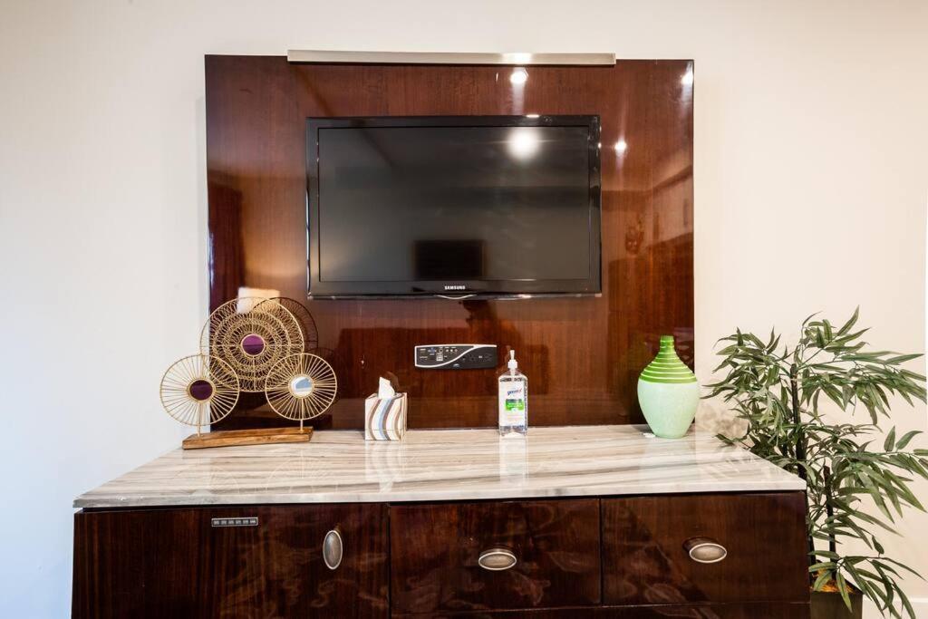 1-Bedroom With Cali King Size Bed In Сан Диего Екстериор снимка